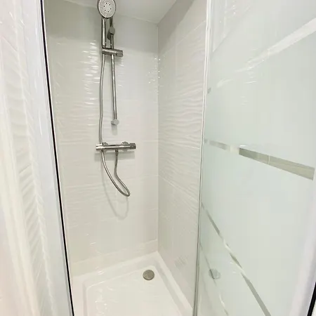 Et Centre A Pied, La Pinasse Est Maison Duplex Climatisee Avec Menage, Draps Et Serviettes Inclus Arcachon