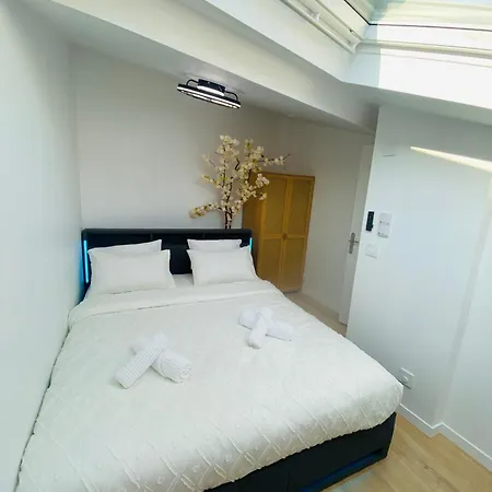 Et Centre A Pied, La Pinasse Est Maison Duplex Climatisee Avec Menage, Draps Et Serviettes Inclus Ferienhaus Arcachon